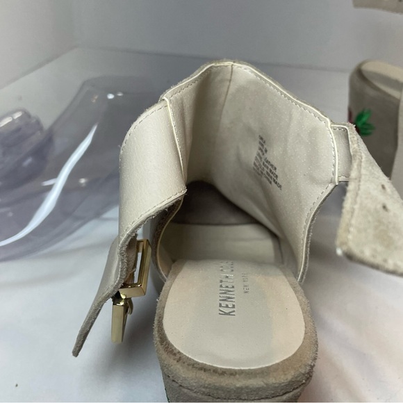 Kenneth Cole Embroidered Wedge Sandals - Tan suede. Floral. Size 6 women’s. - Picture 10 of 13